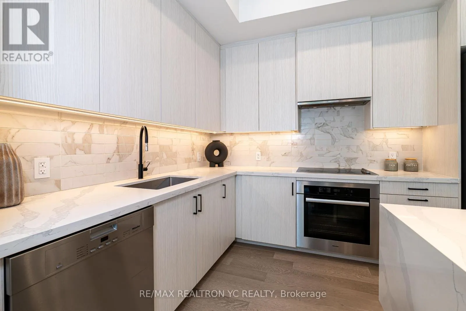 4 - 18 GREENBRIAR ROAD