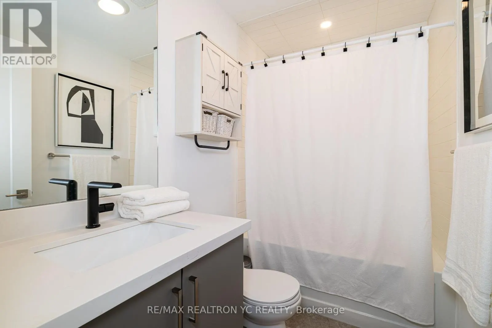 4 - 18 GREENBRIAR ROAD