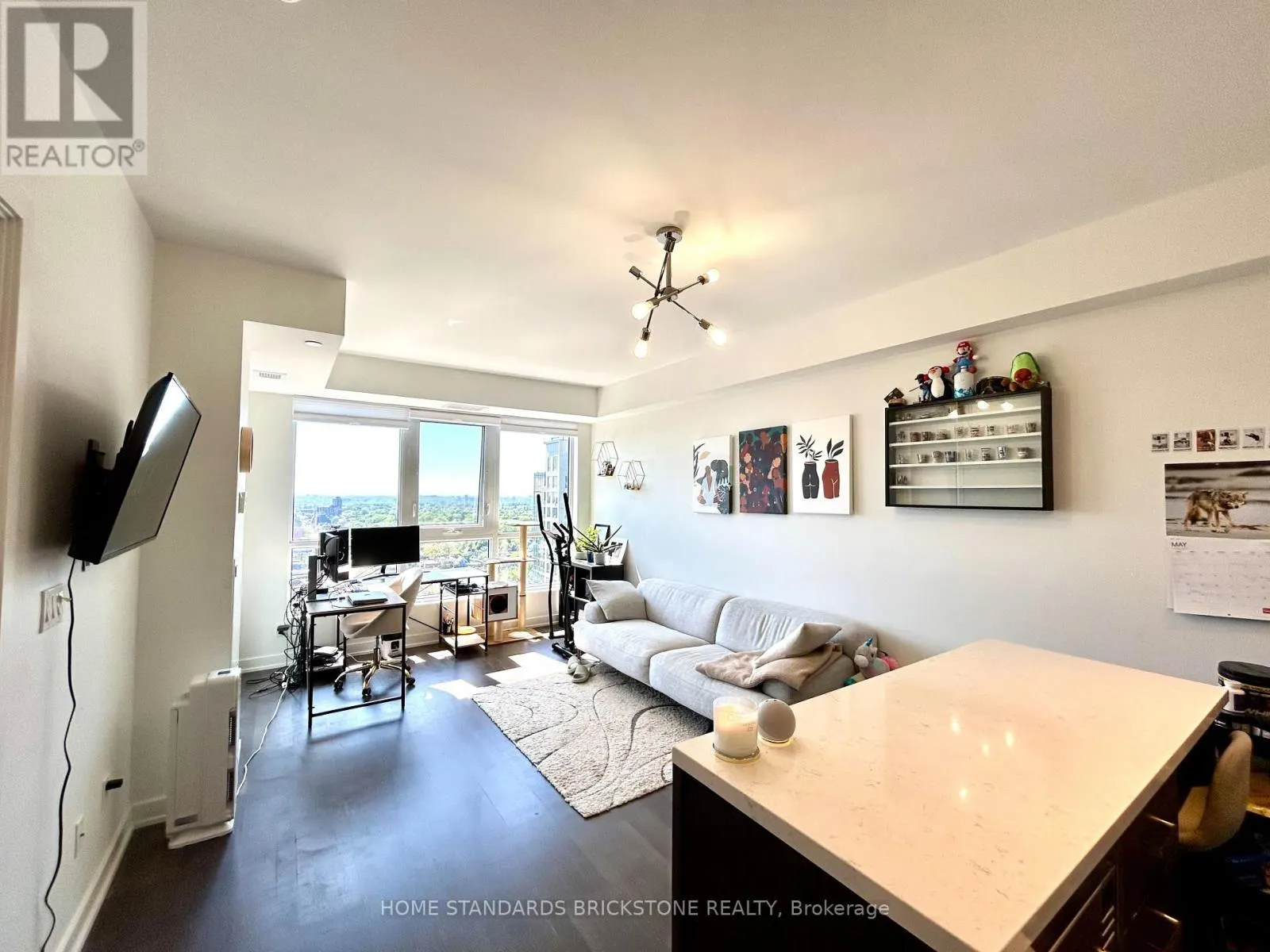 1810 - 501 ST.CLAIR AVENUE W