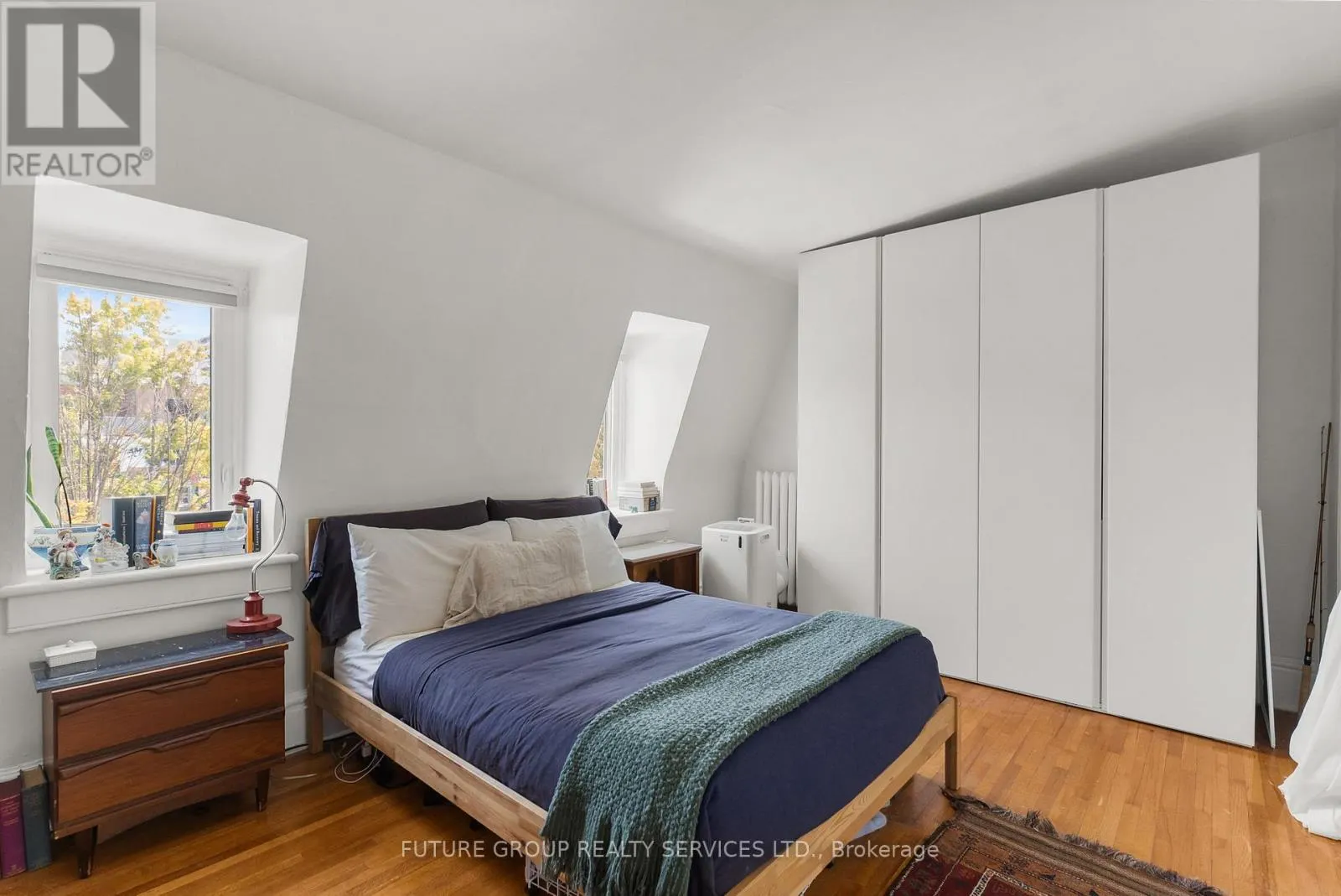 10 BORDEN STREET