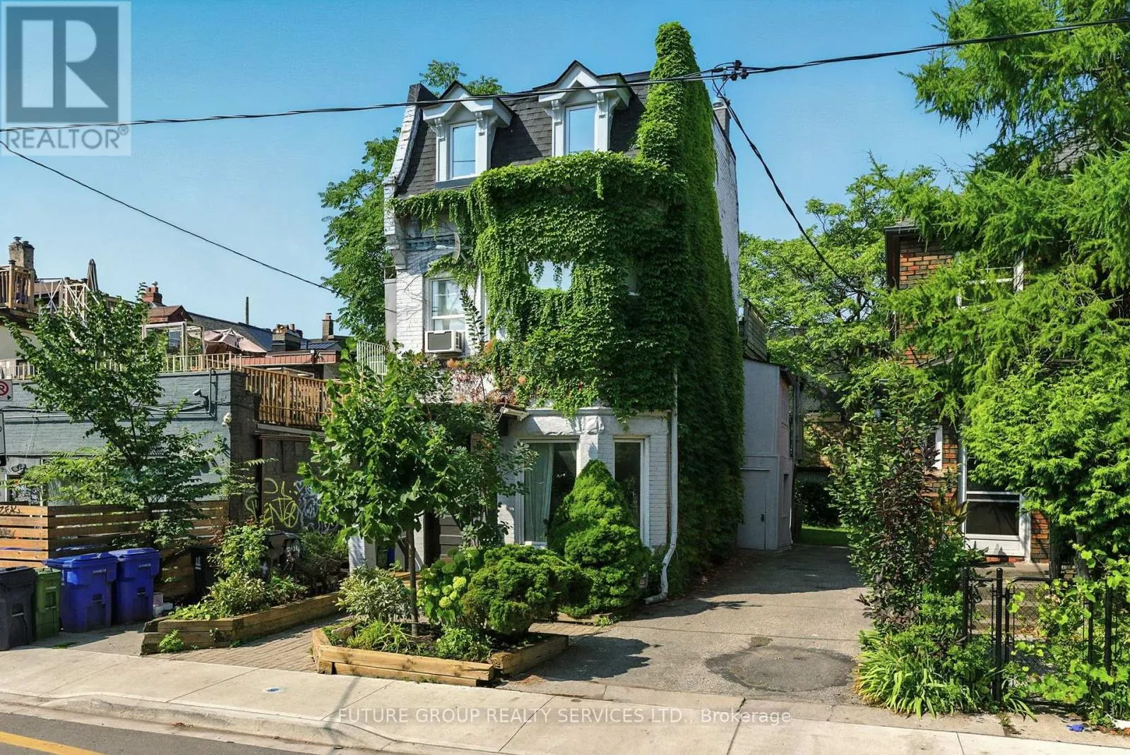 10 BORDEN STREET
