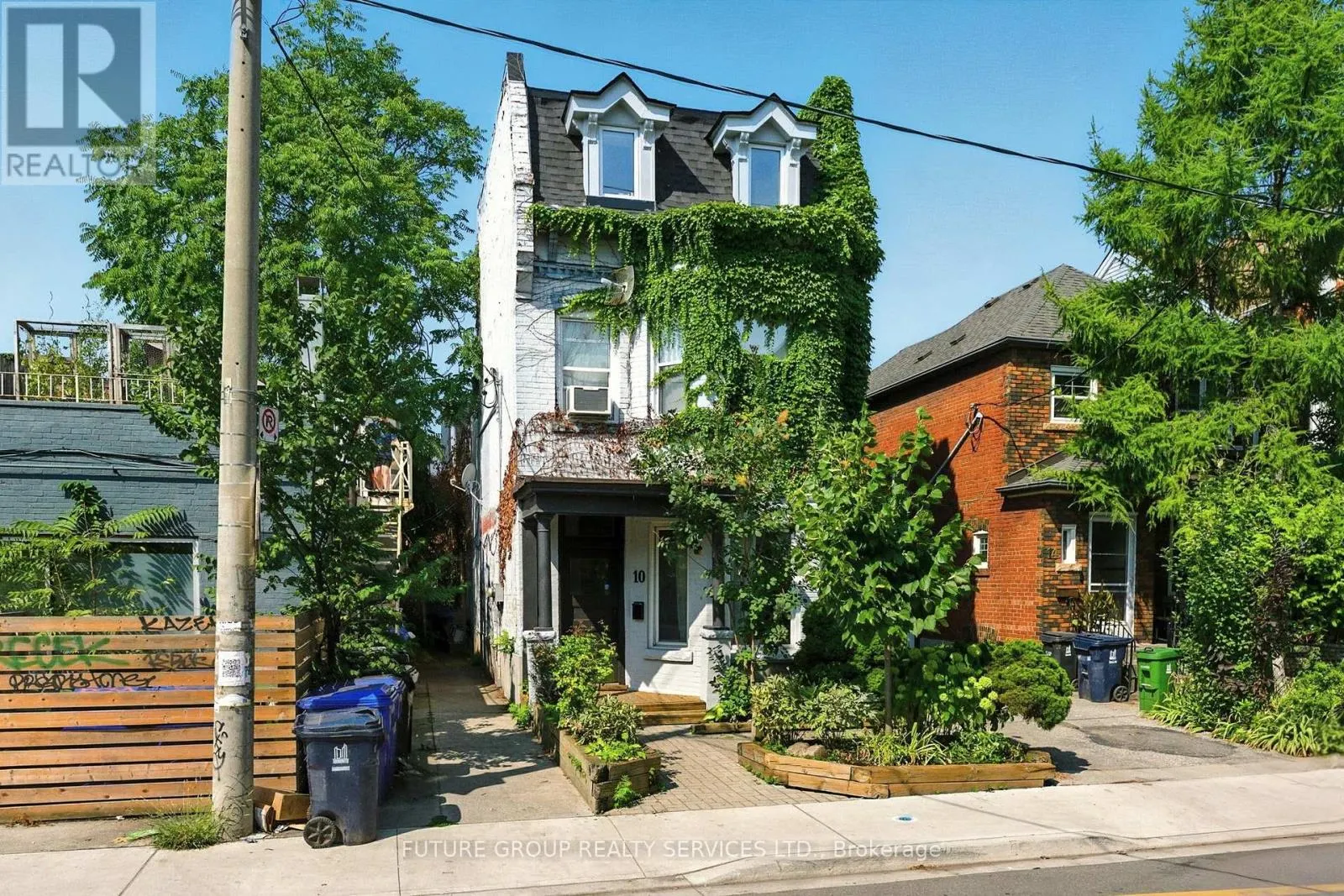 10 BORDEN STREET