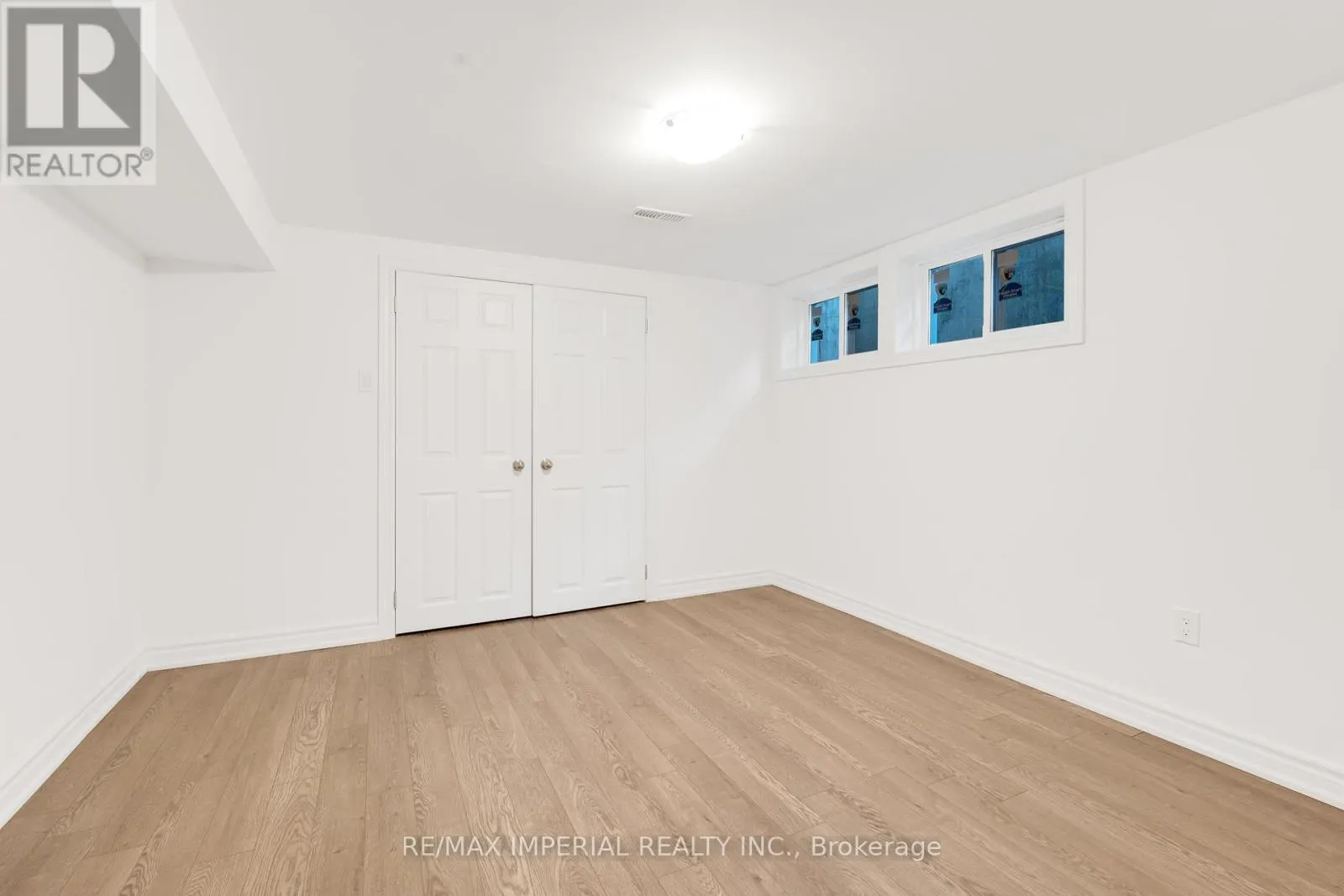 263 UPPER HIGHLAND CRESCENT