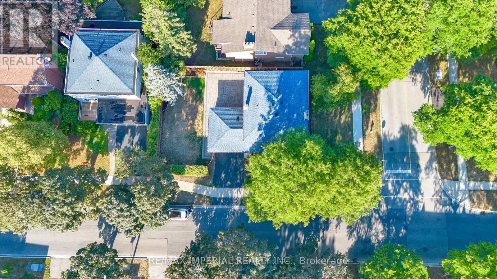263 UPPER HIGHLAND CRESCENT