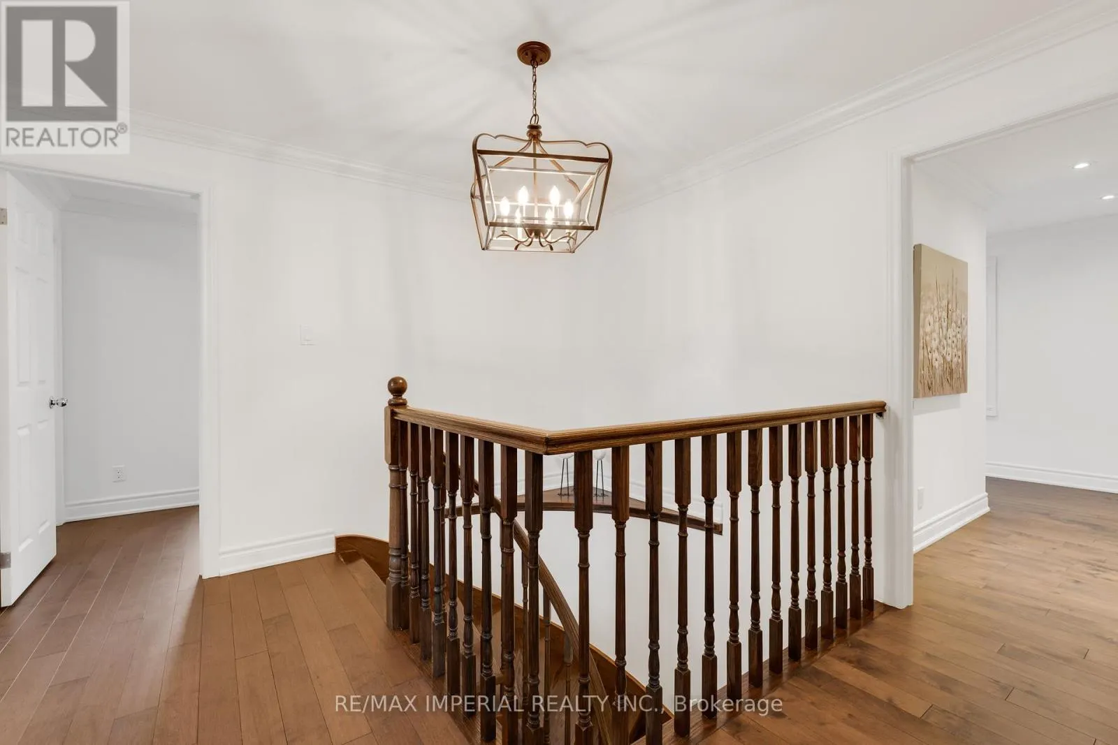 263 UPPER HIGHLAND CRESCENT