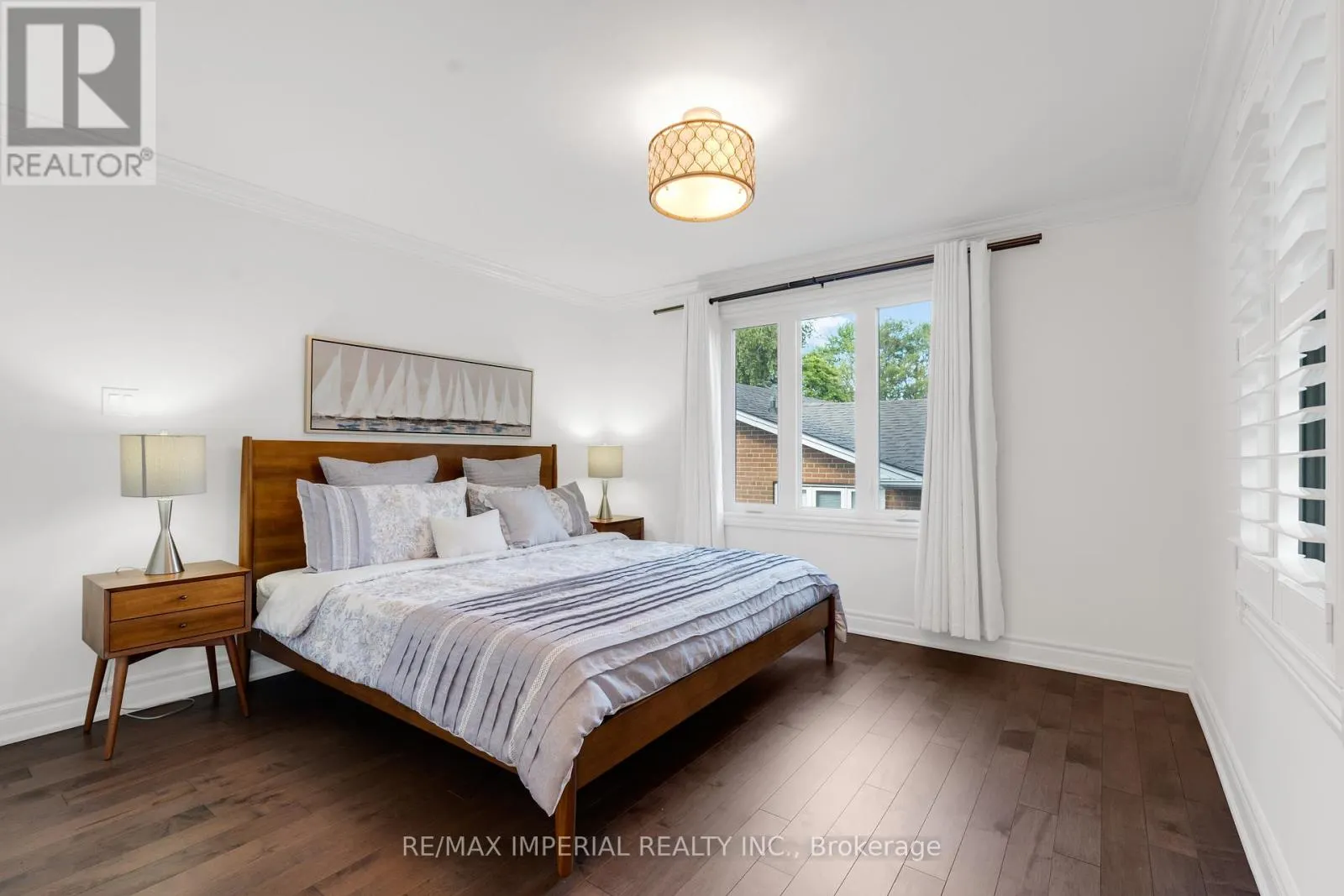 263 UPPER HIGHLAND CRESCENT
