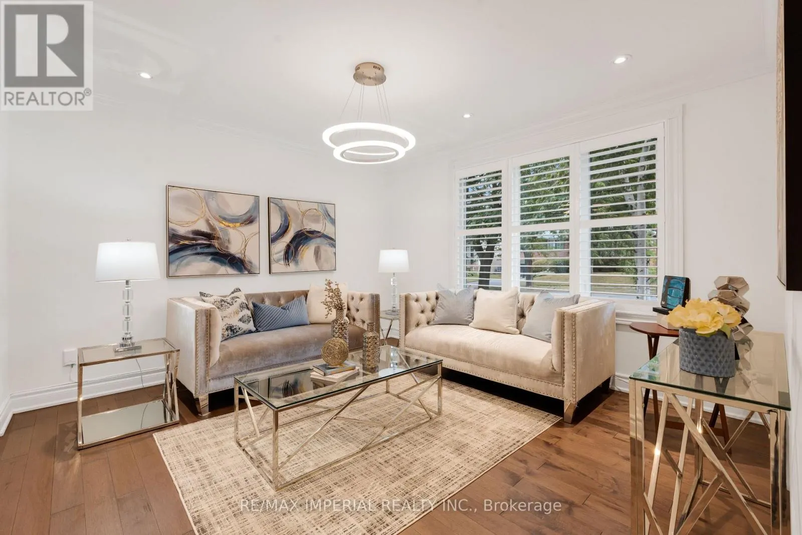 263 UPPER HIGHLAND CRESCENT
