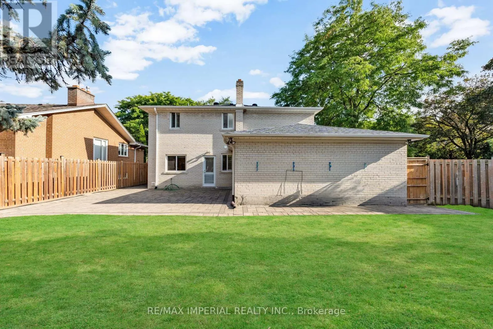 263 UPPER HIGHLAND CRESCENT