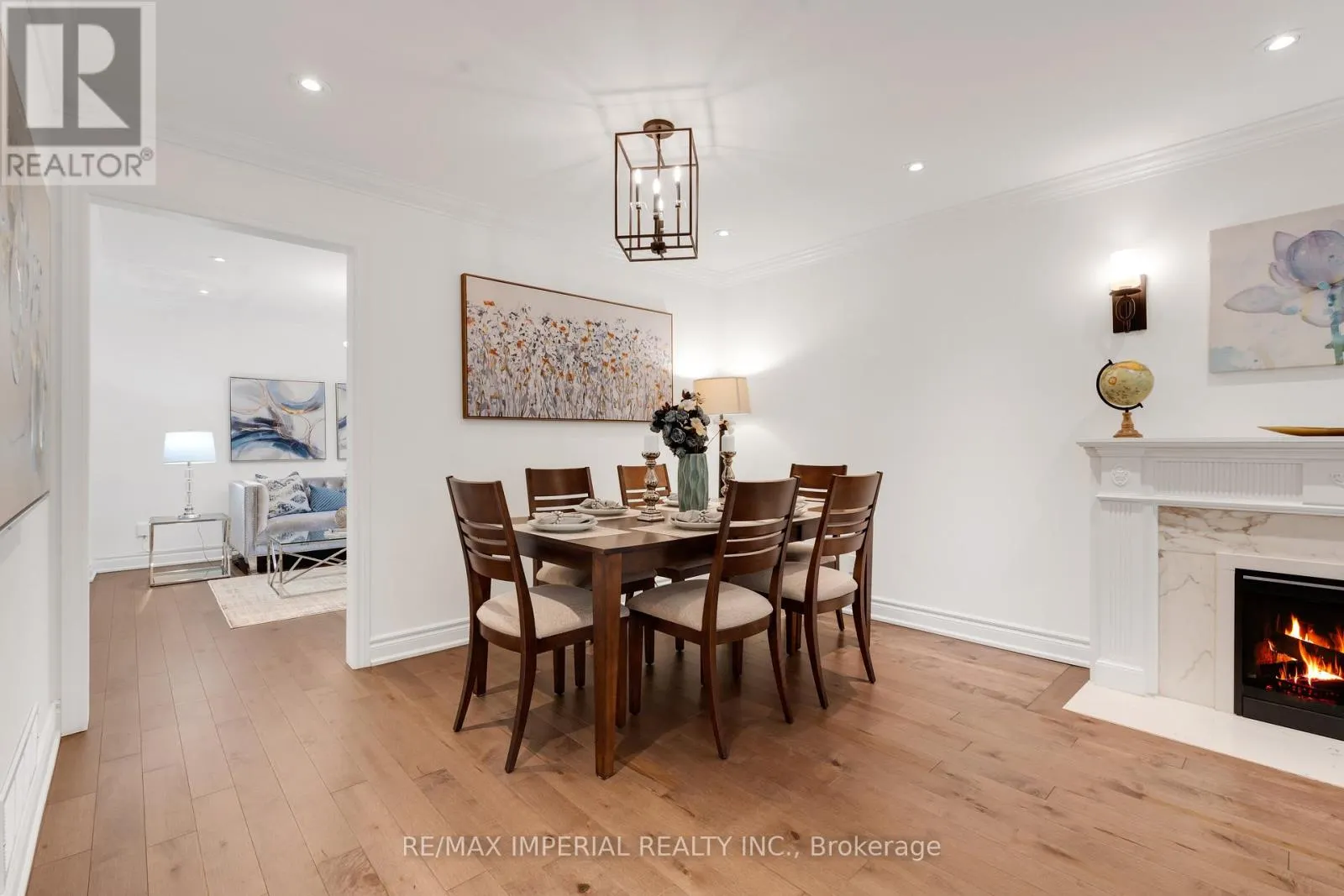 263 UPPER HIGHLAND CRESCENT