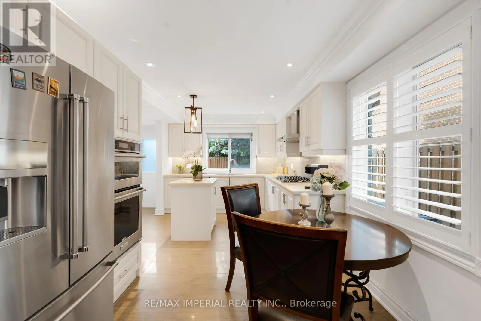 263 UPPER HIGHLAND CRESCENT
