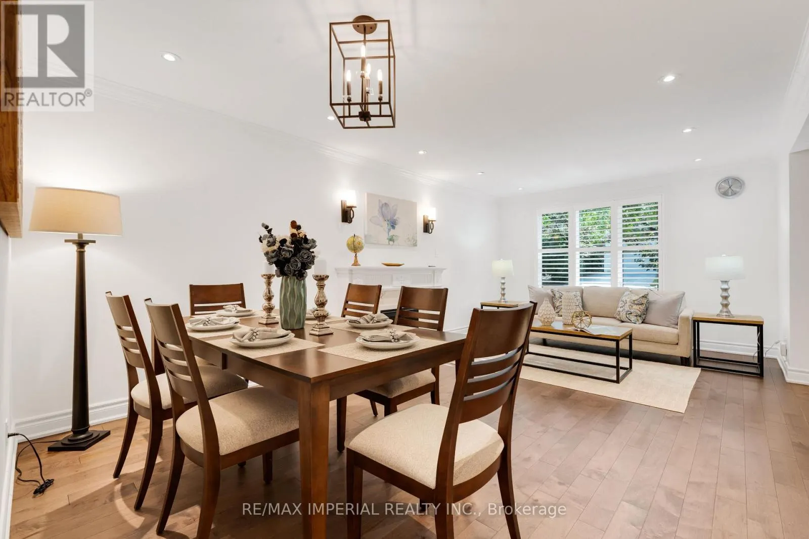263 UPPER HIGHLAND CRESCENT