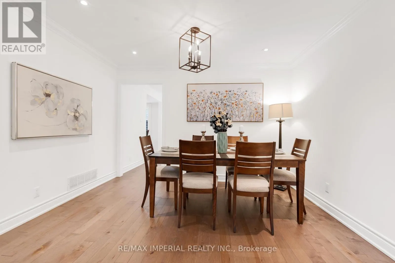 263 UPPER HIGHLAND CRESCENT