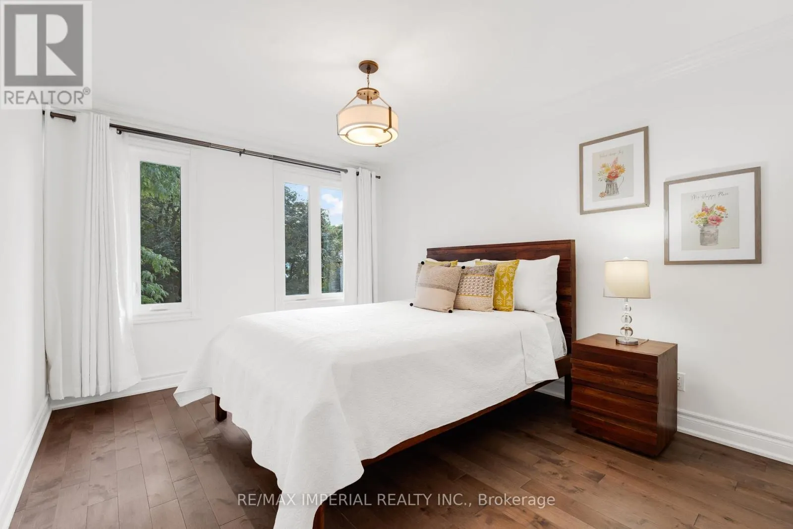 263 UPPER HIGHLAND CRESCENT