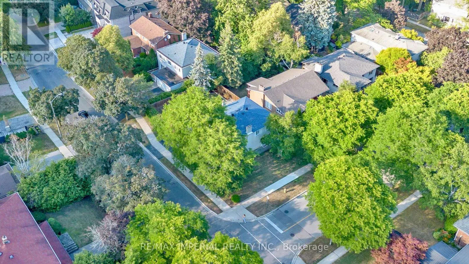 263 UPPER HIGHLAND CRESCENT