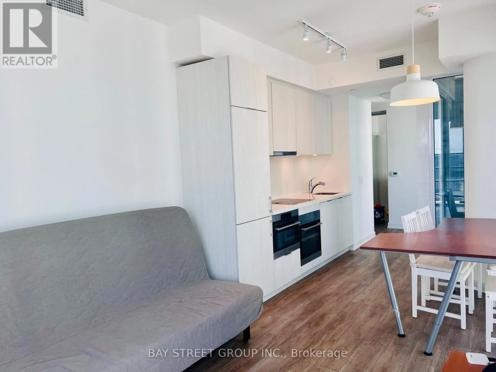 1809 - 158 FRONT STREET E