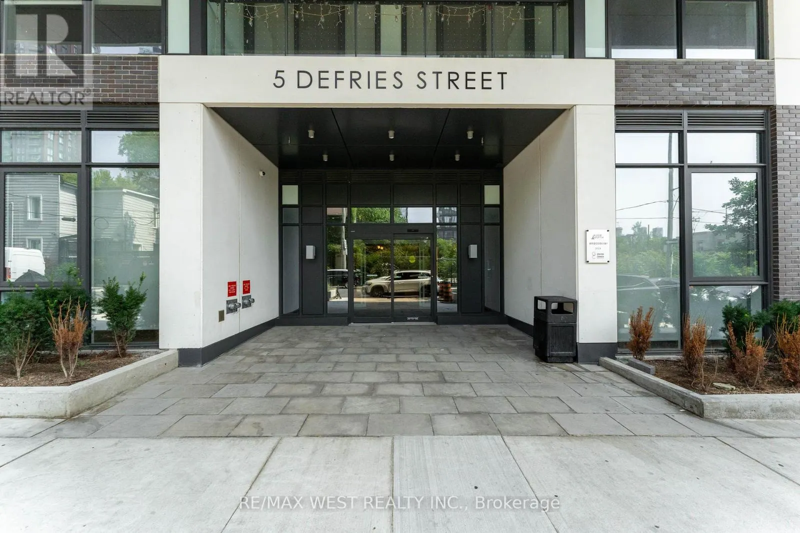 3405 - 5 DEFRIES STREET