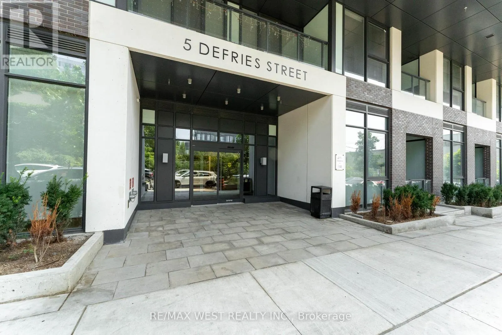3405 - 5 DEFRIES STREET