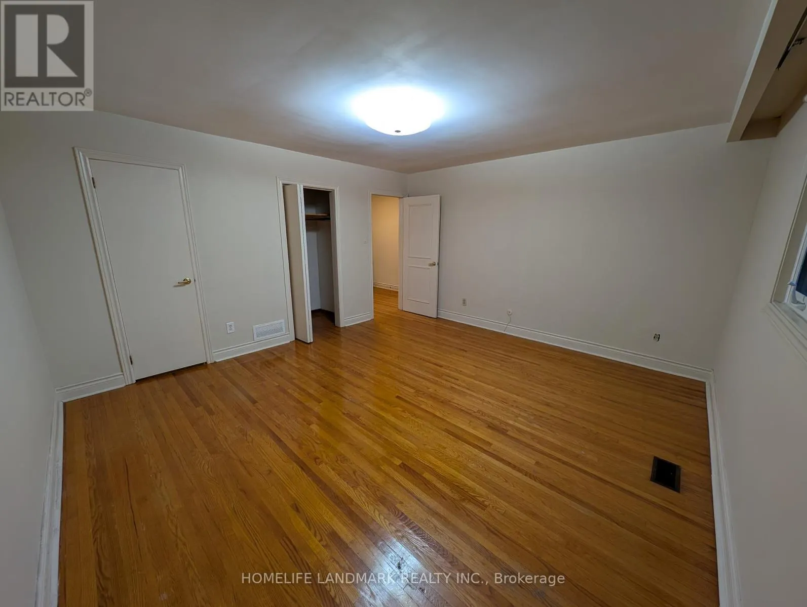 (UPPER UNIT) - 56 BICKERTON CRESCENT