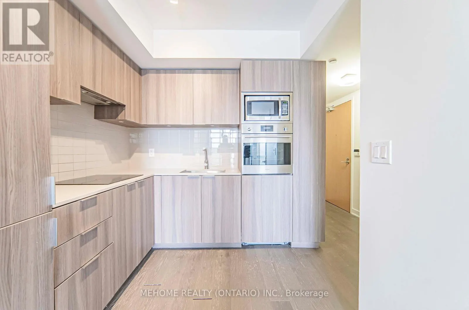 902 - 11 WELLESLEY STREET W