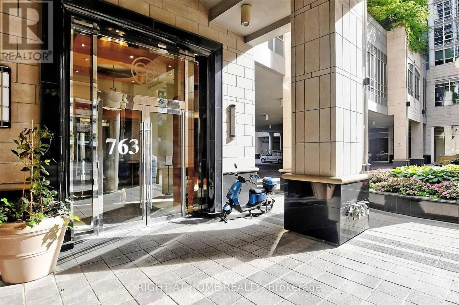 3207 - 763 BAY STREET