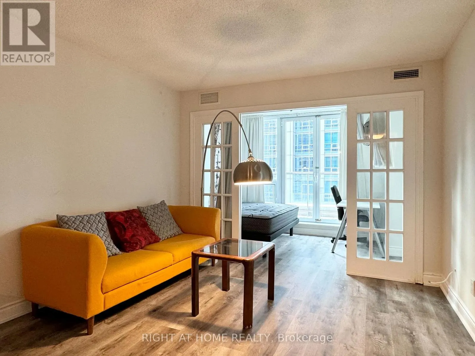 3207 - 763 BAY STREET
