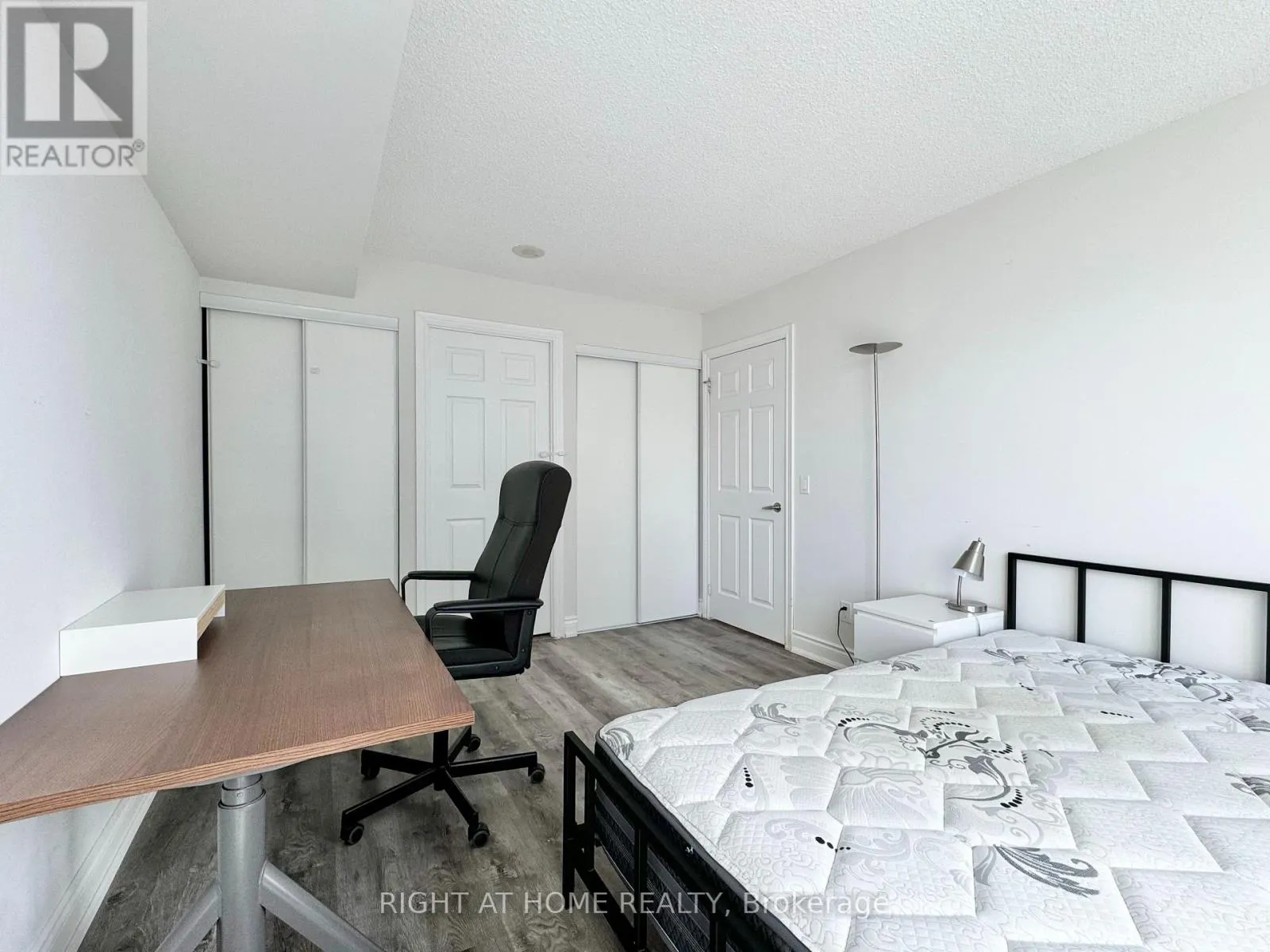 3207 - 763 BAY STREET