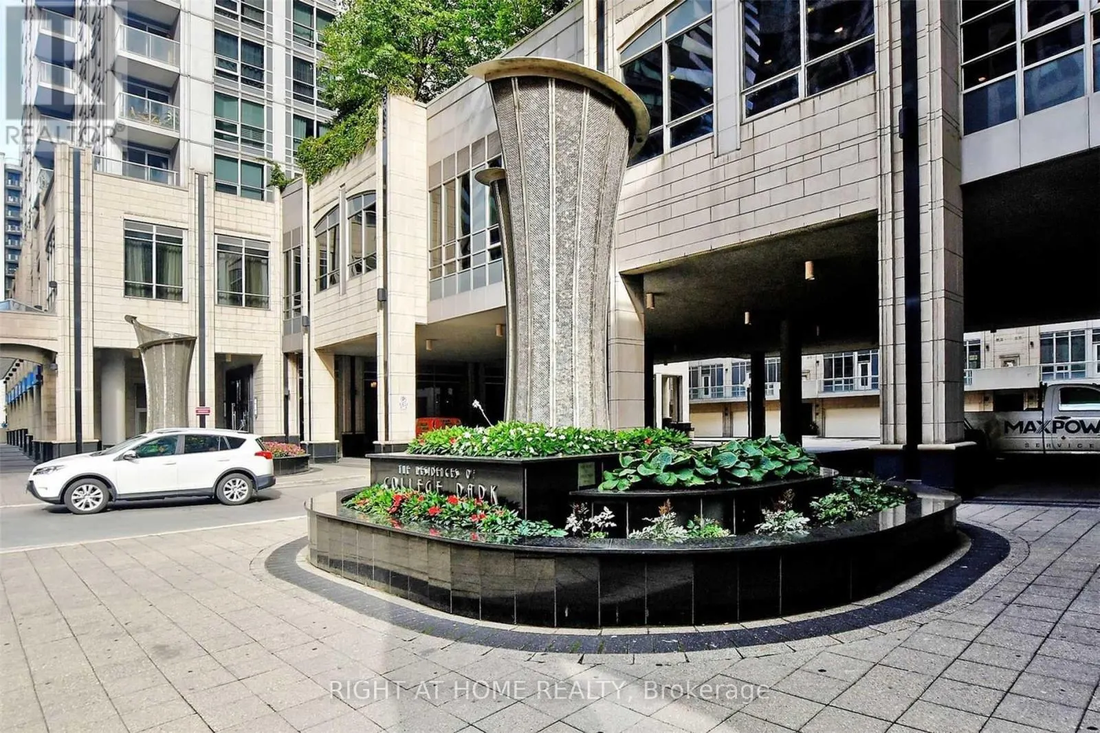 3207 - 763 BAY STREET