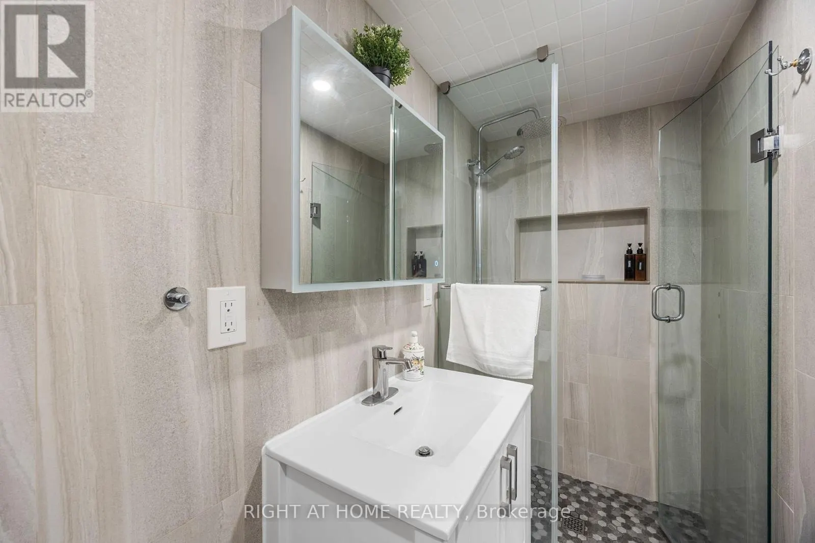 107 OTTER CRESCENT