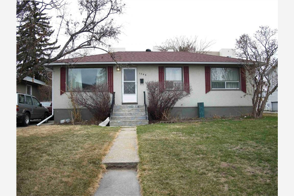1709 32 Street SW, Calgary