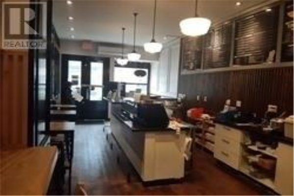 626 QUEEN ST W, Toronto