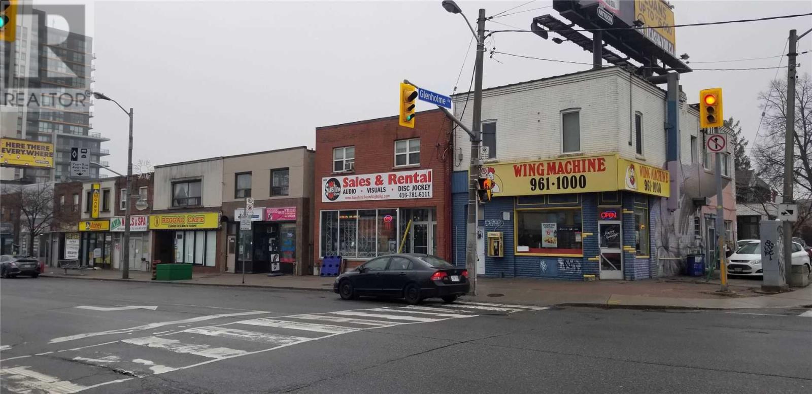 1653 EGLINTON AVE
