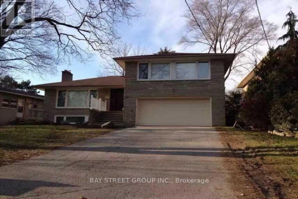 204 BURBANK DR, Toronto