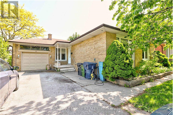 15 ACTON AVE, Toronto