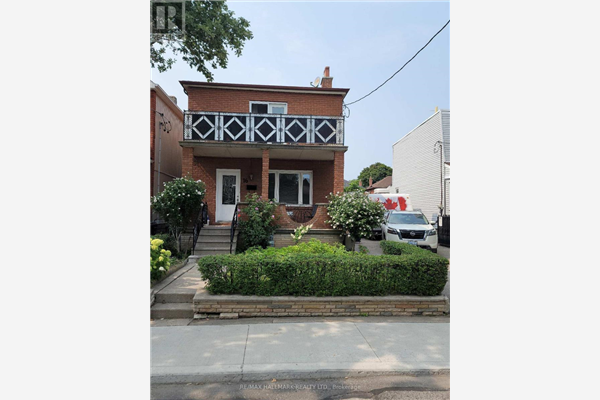 16 AMHERST AVE, Toronto