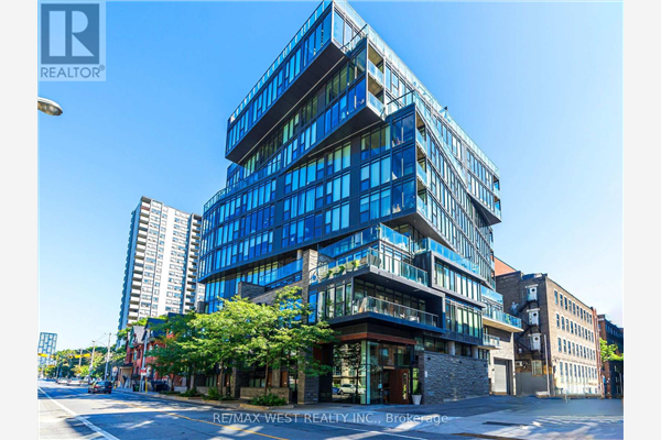 #605 -15 BEVERLEY ST, Toronto