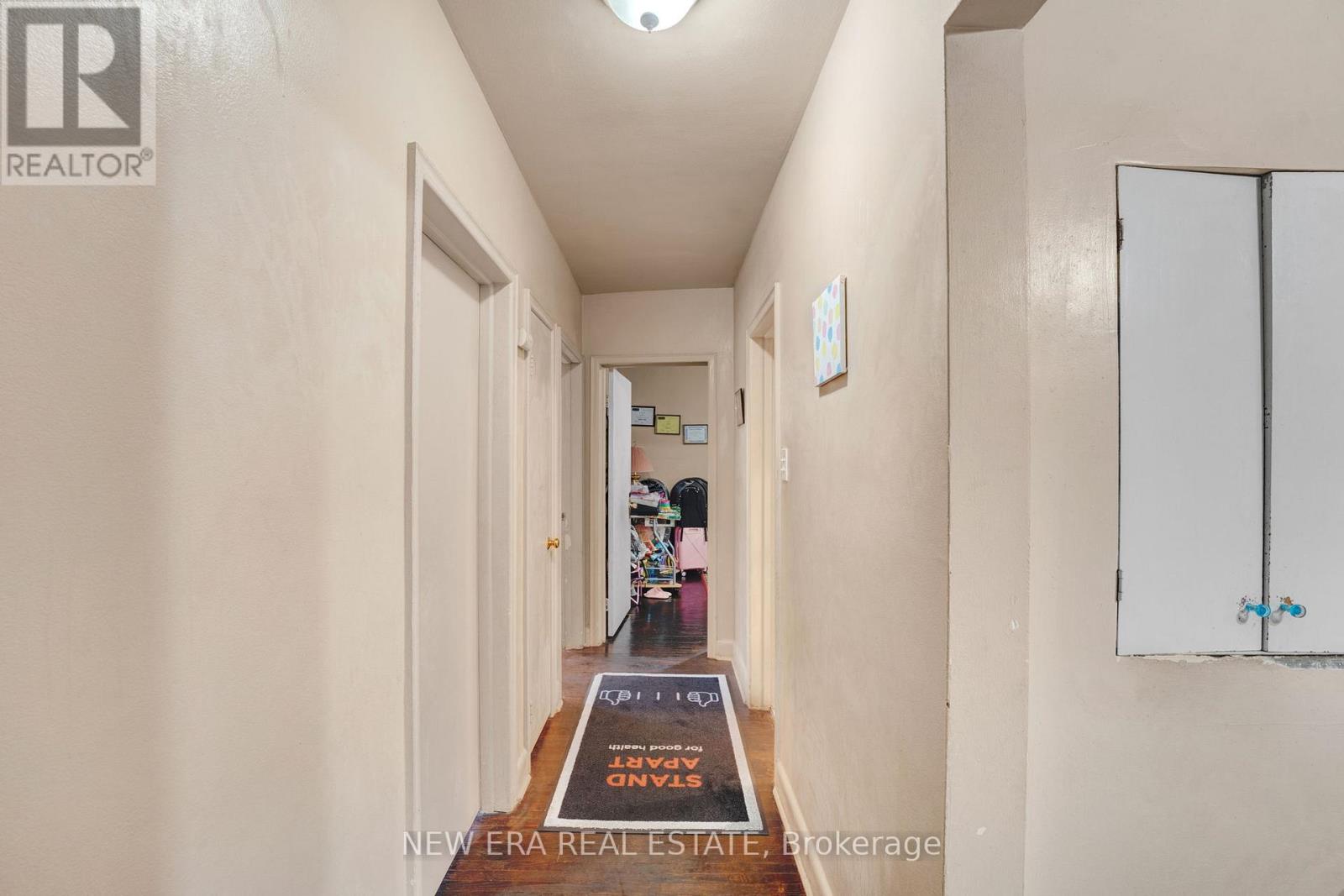 Listing C6803076 - Large Photo # 3