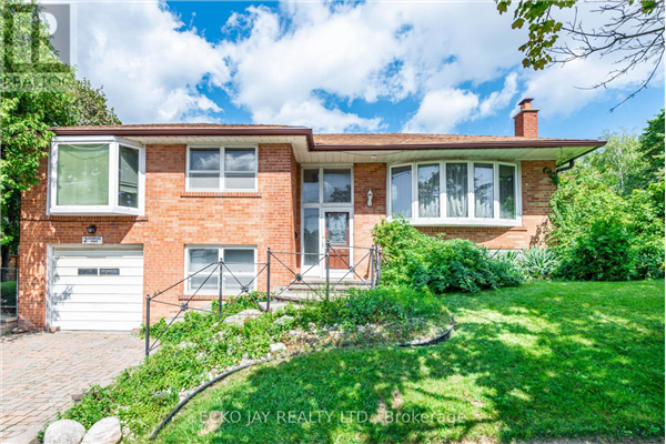 2 CAMWOOD CRES, Toronto