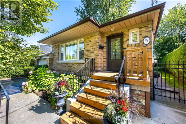 5 SILVERTON AVE, Toronto