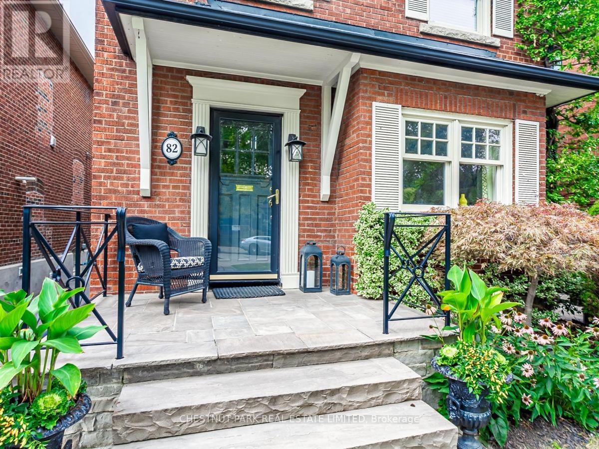 82 CHUDLEIGH AVE