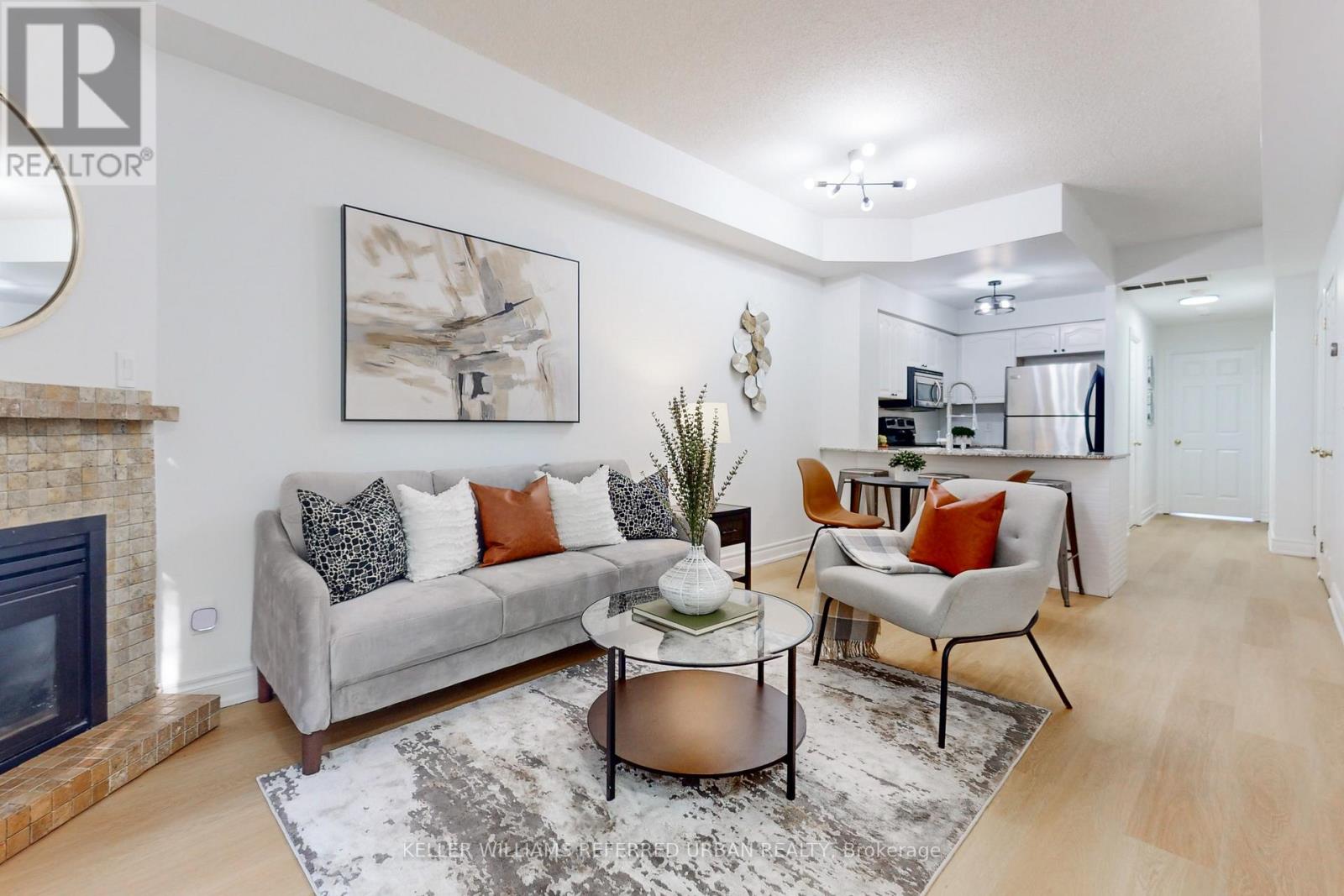 #132 -28 STADIUM RD, #132