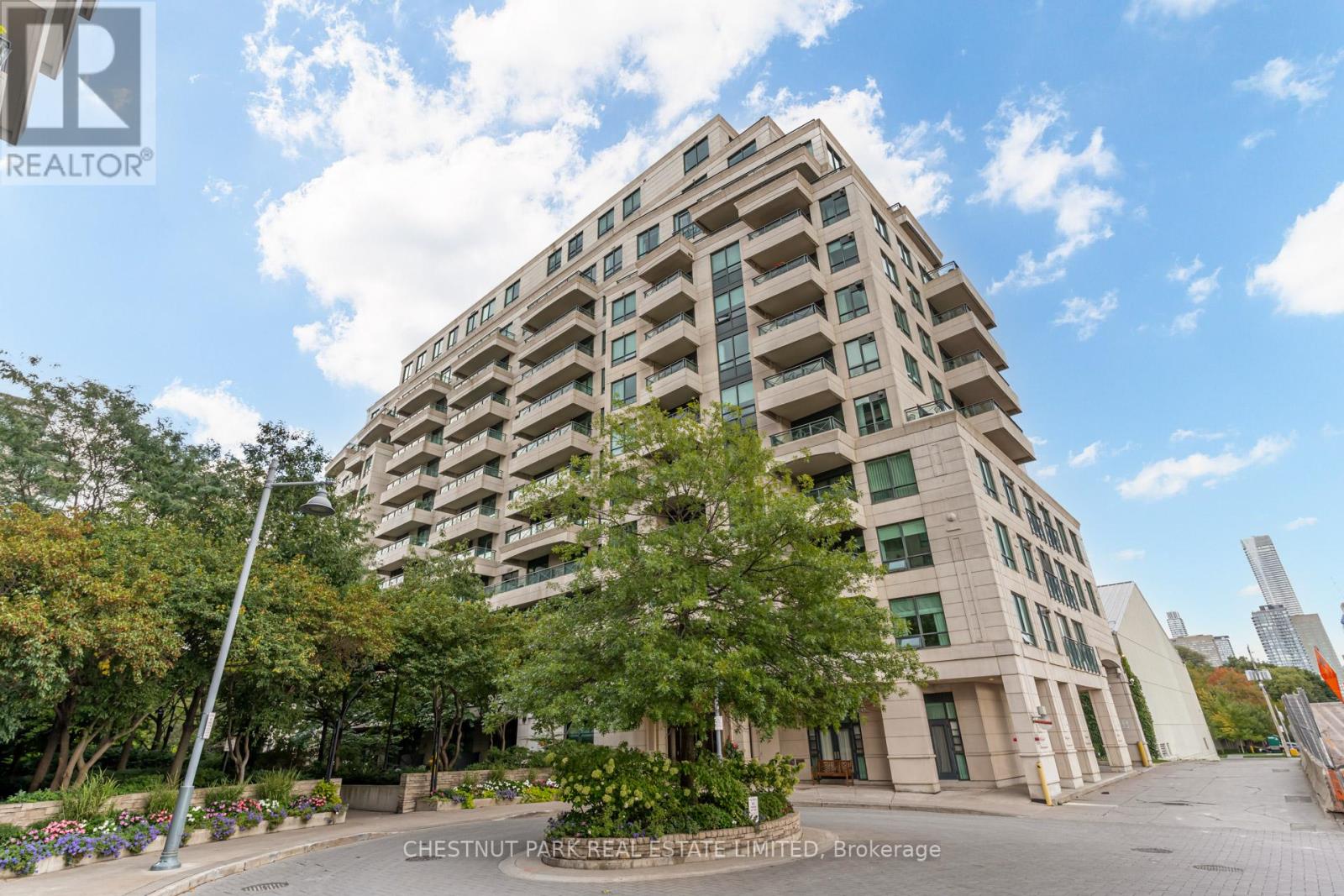 #701 -25 SCRIVENER SQ, #701