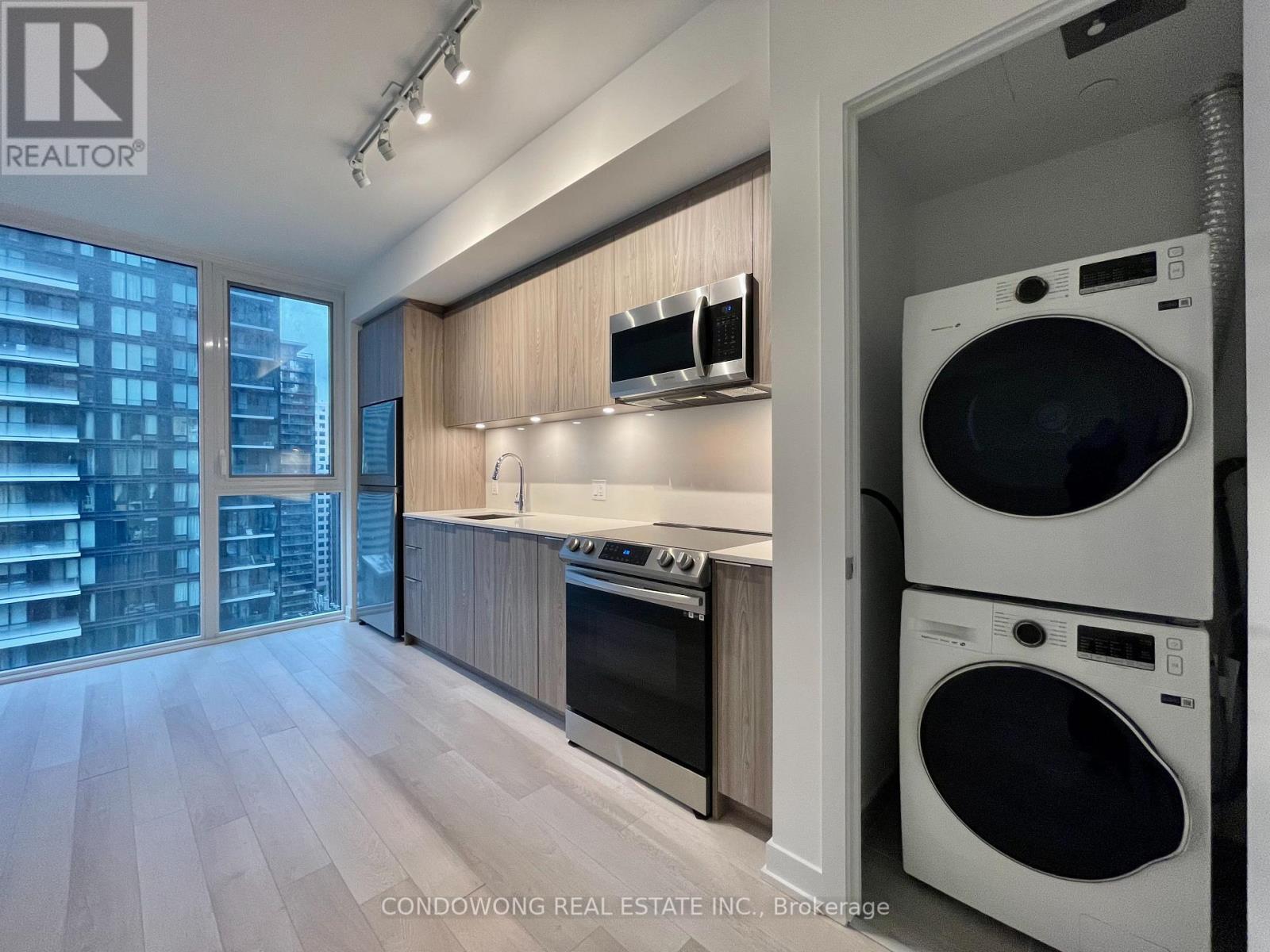 #2005 -357 KING ST W, #2005