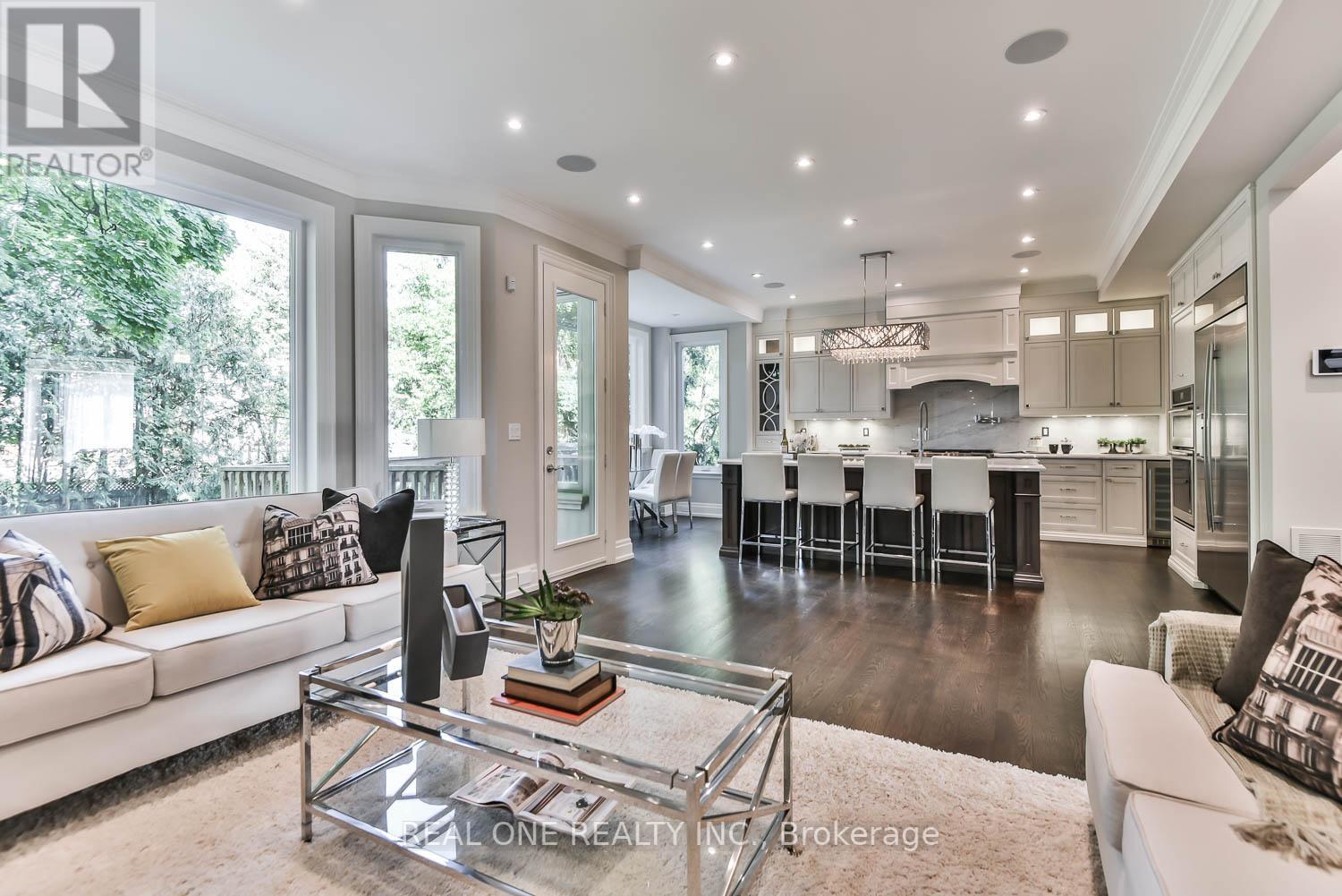 358 WILLOWDALE AVE