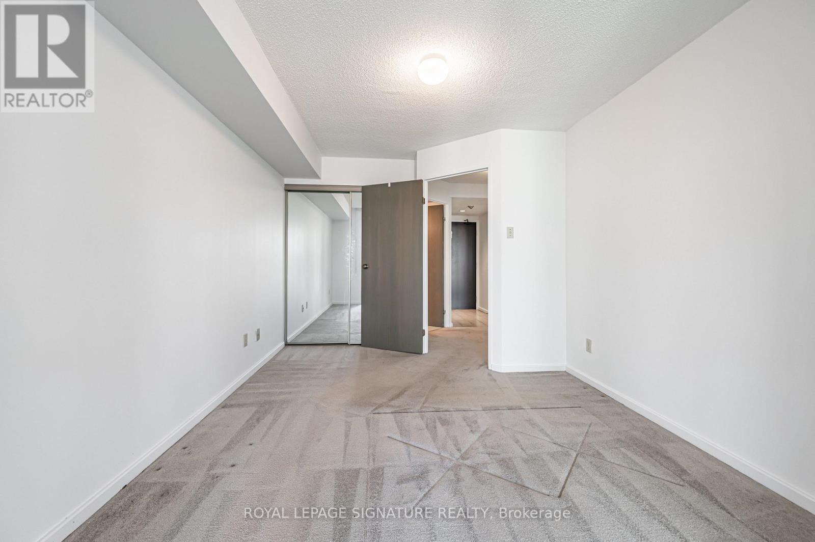 #1805 -15 MAITLAND PL, #1805