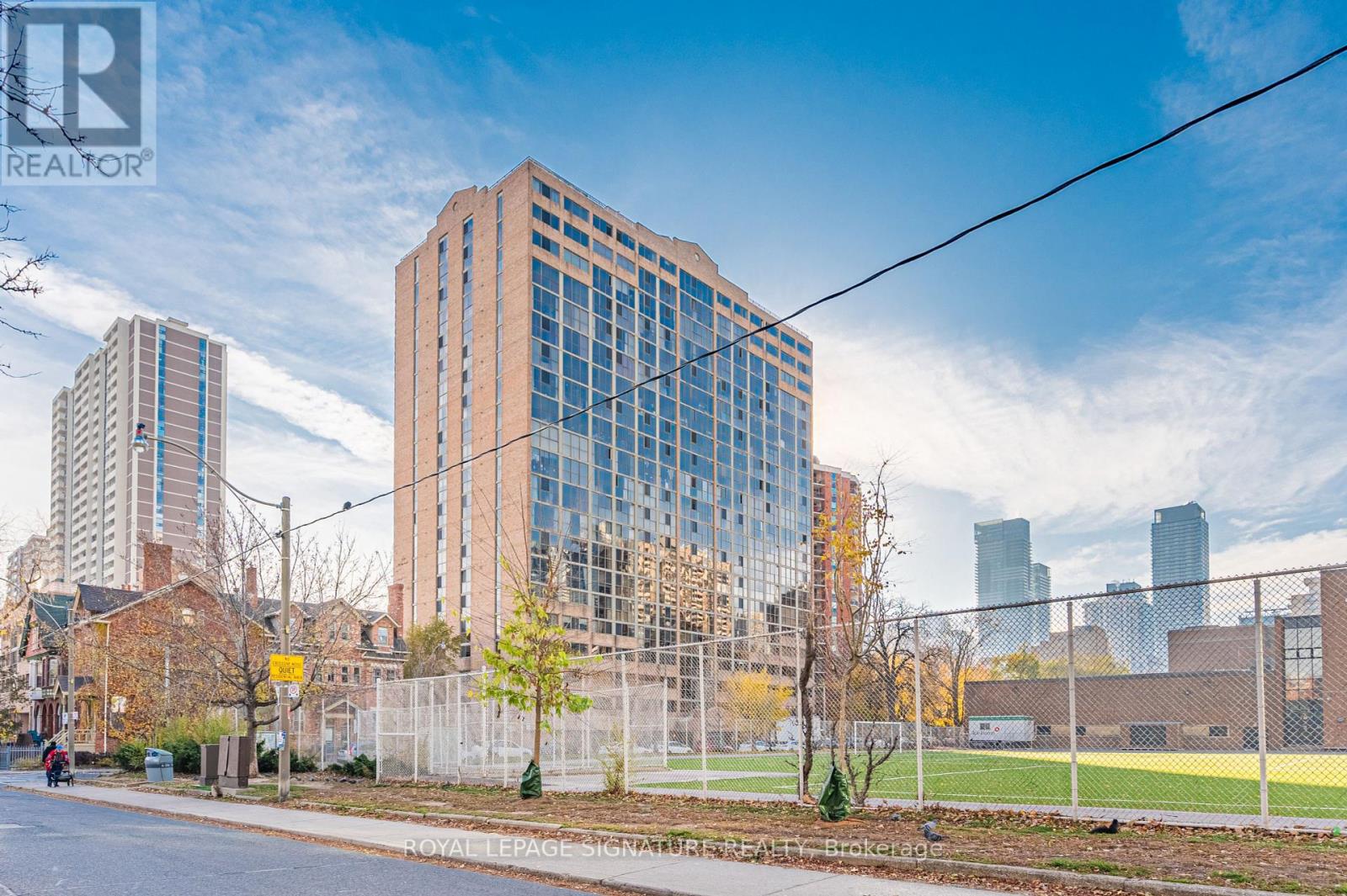 #1805 -15 MAITLAND PL, #1805
