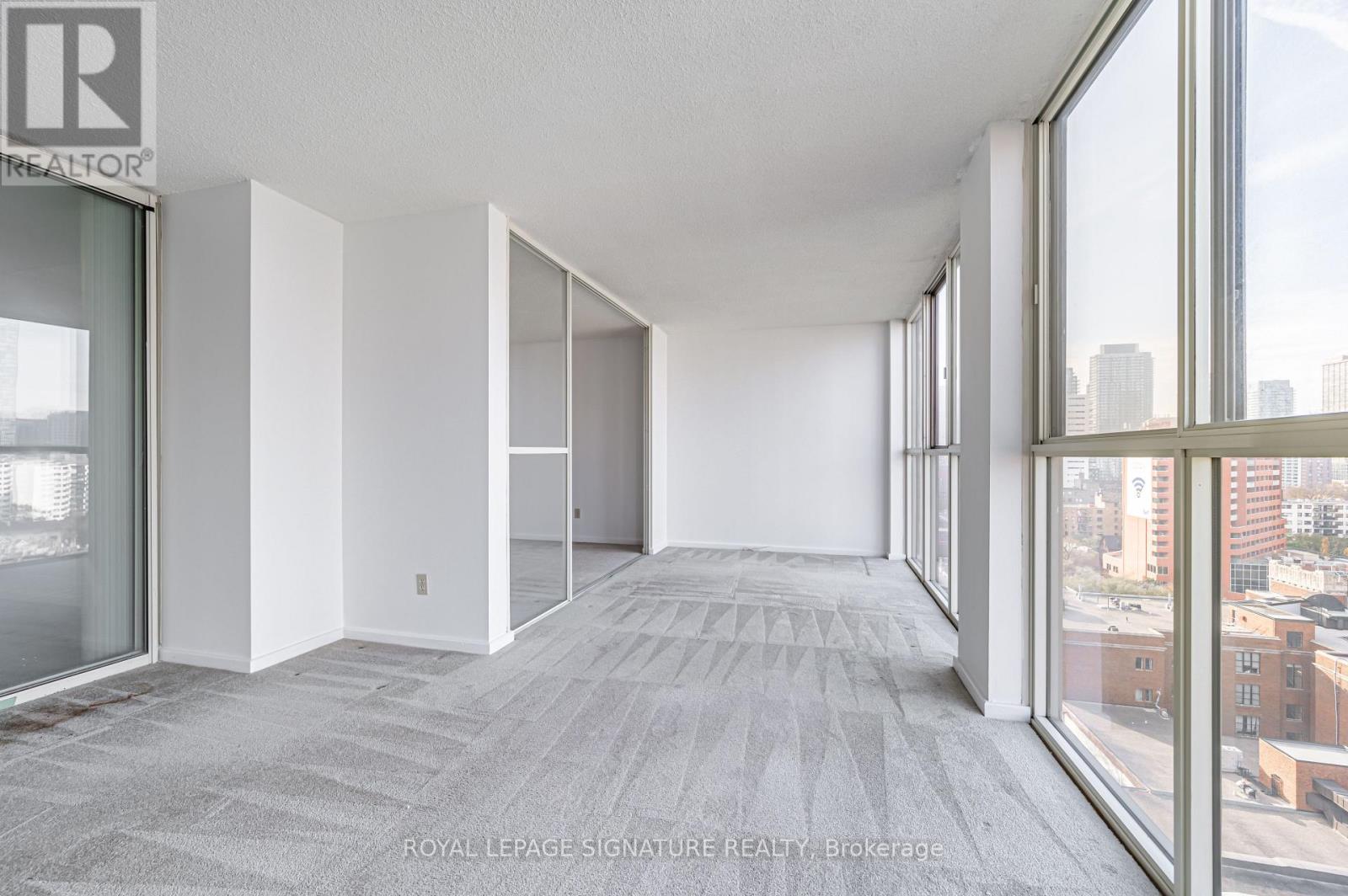 #1805 -15 MAITLAND PL, #1805