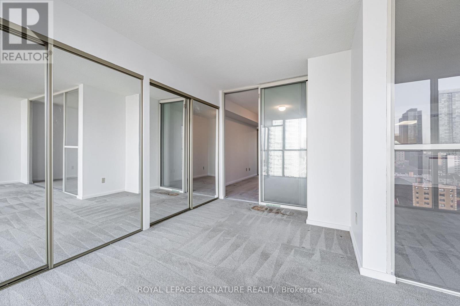 #1805 -15 MAITLAND PL, #1805