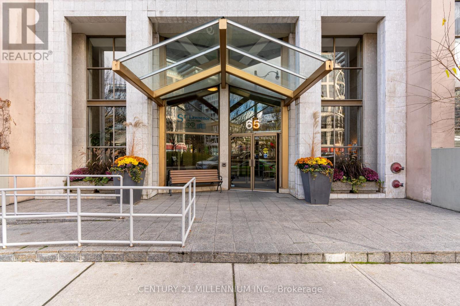 #403 -65 SCADDING AVE, #403