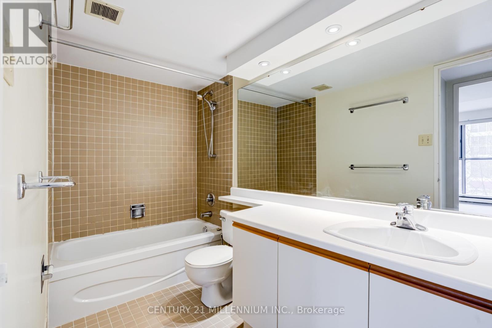 #403 -65 SCADDING AVE, #403