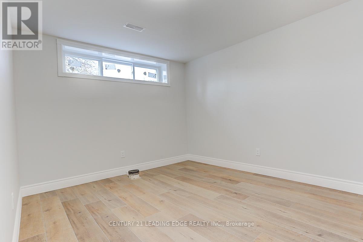 54 CAMWOOD CRES